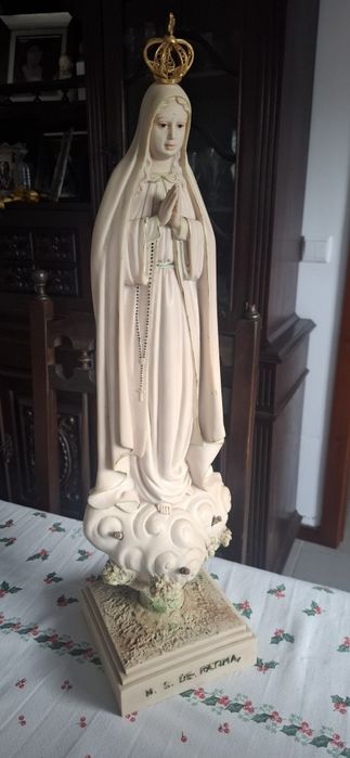 Estátua  N. Sª de Fátima