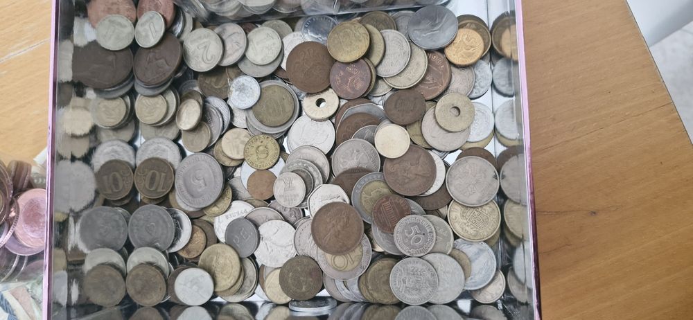 Moedas e Notas de vários Países