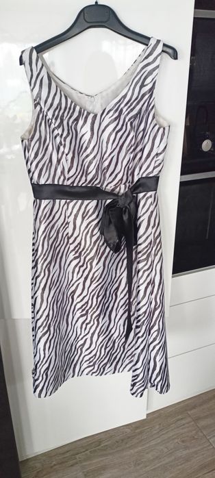 Przepiękna sukienka zebra rL/XL