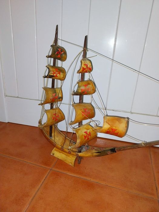 Caravela Antiga em Chifre de Animal