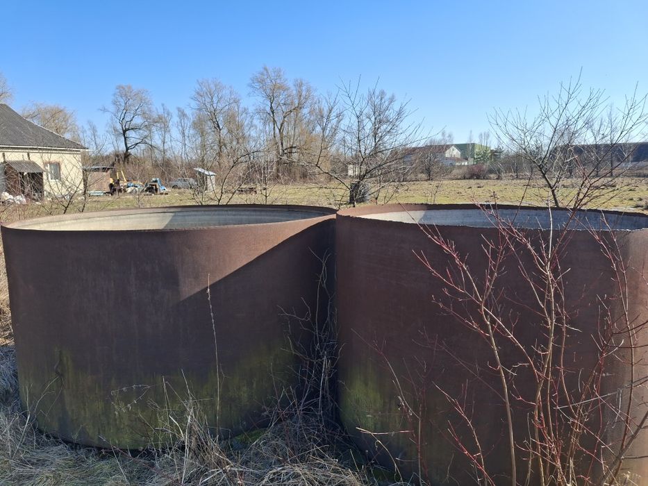 Продам ємність металеву резервуар бочка 2шт