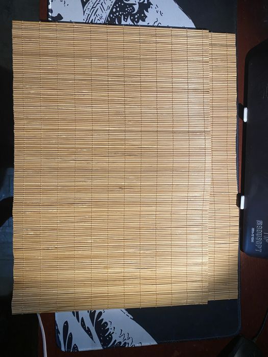 2 bases de mesa em bambu