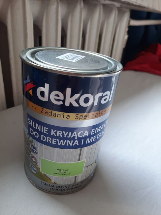 0,9L farby zielonej
