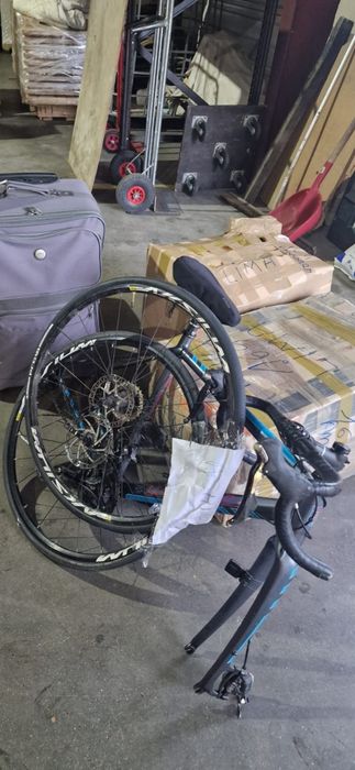 Bicicleta com rodas de corrida