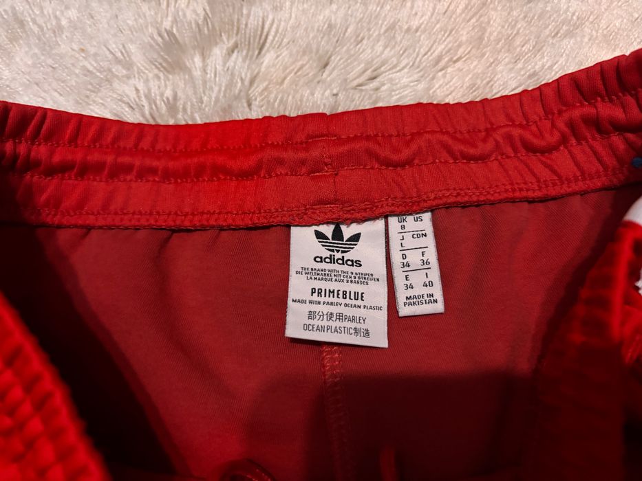 Czerwone spodnie sportowe dresowe