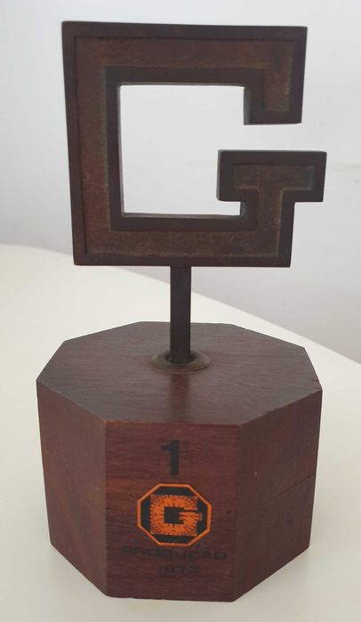 Estatueta 1o. Prémio Galardão GARANTIA Seguros Metal Madeira 1973
