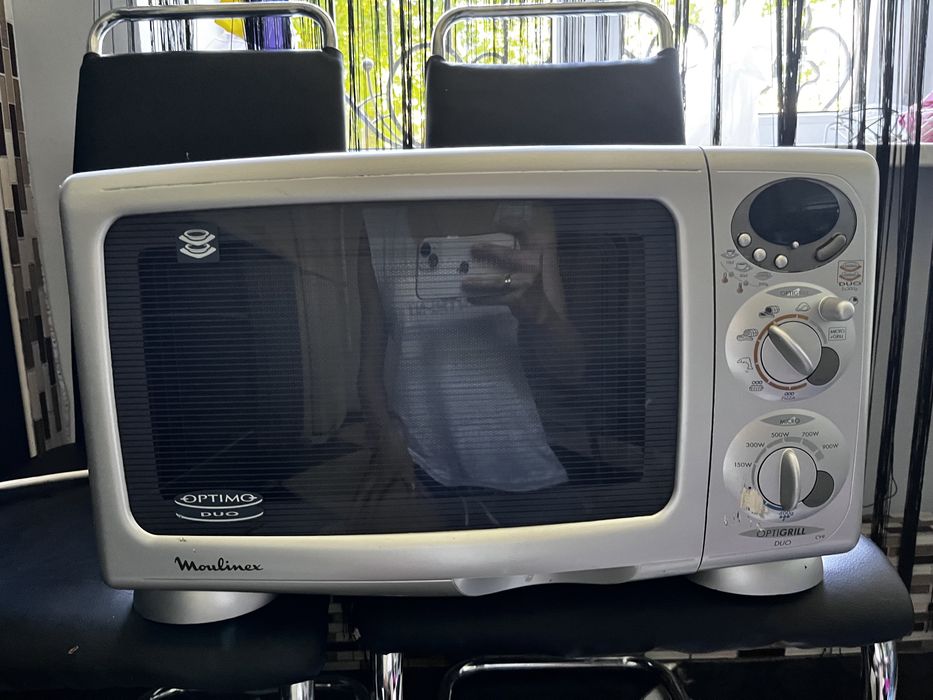 Мікрохвильовка moulinex