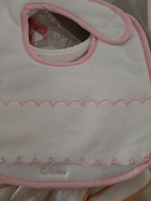 Babetes varios. Zara, maiorista, bordados a mao