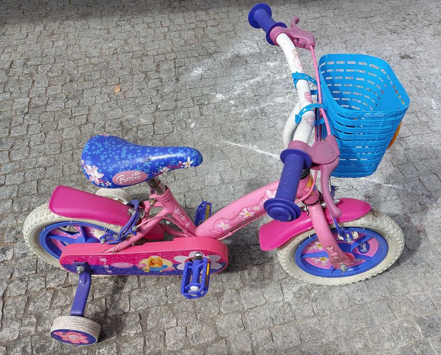 Vendo bicicleta criança Barbie, roda 14, com rodinhas