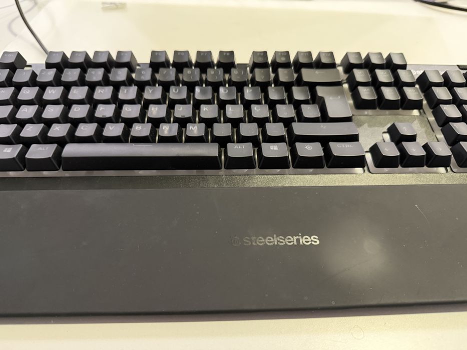 Teclado gamer steel series