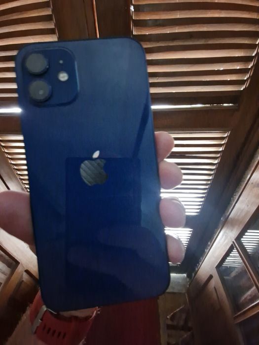 Vendo Iphone 12 de 128Gb ou troco