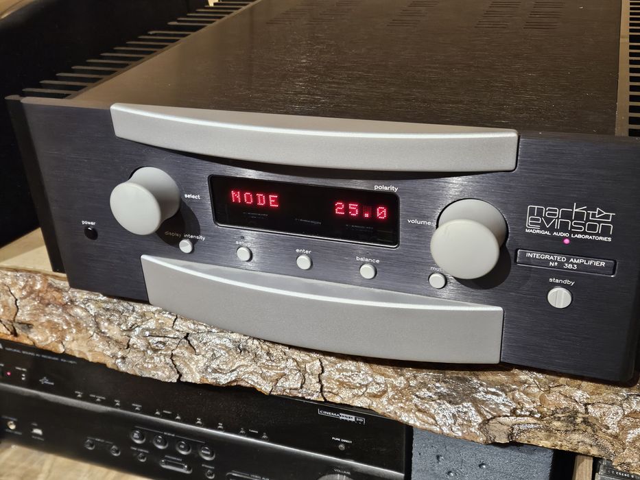 Mark Levinson 383