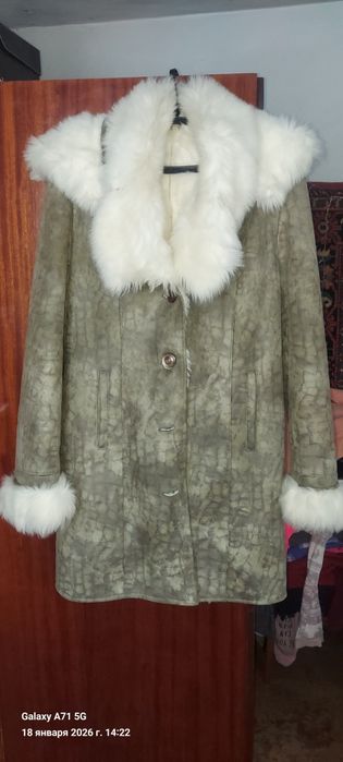Дубленка женская б/у в отличном состоянии по шкале 10 . 10/10