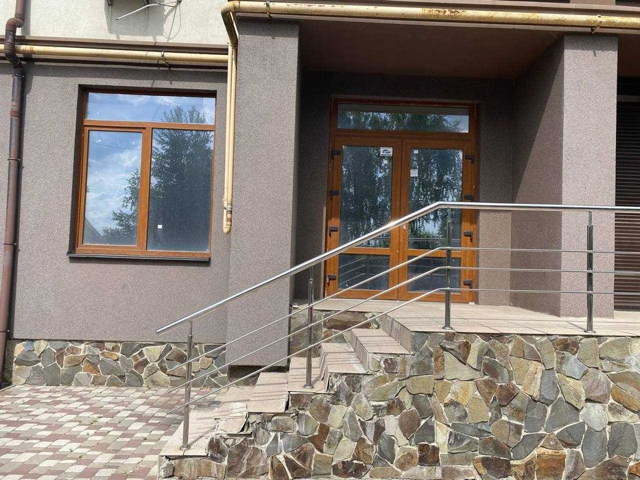 Продам фасадне приміщення Гатне вул Інститутська 47 ЖК Спутнік-Теремки