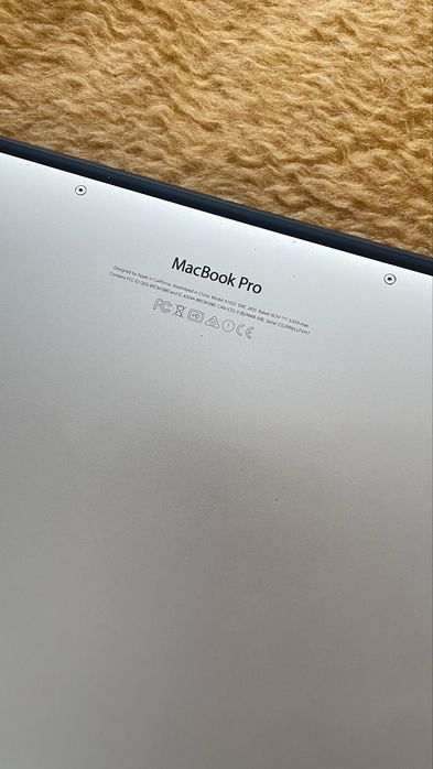 Ноутбук Apple MacBook Pro 13" 256GB Retina