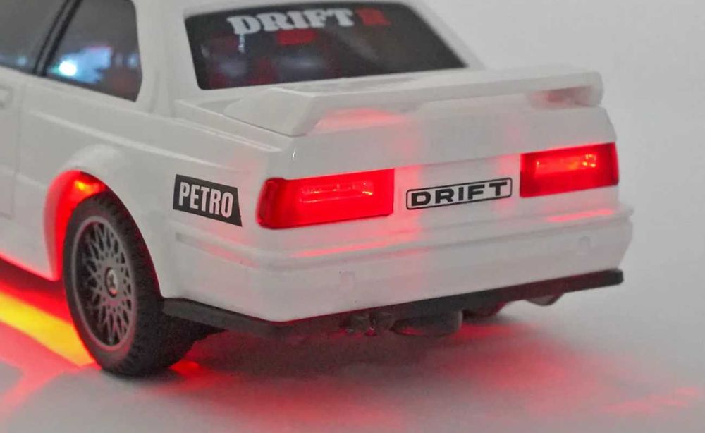 Дрифт машинка на радіокеруванні BMW M3 E30 Mini Drift 1:43 4WD до 15 км/год LED-підсвітка USB-зарядка комплект для дрифту