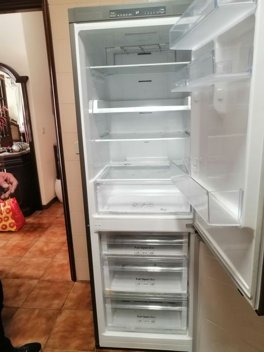 Frigorífico combinado Samsung sem gelo+ 400 fotos