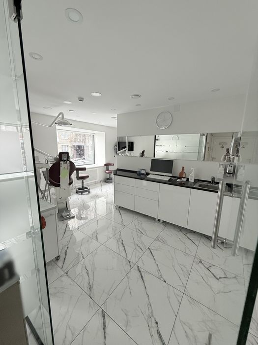 Аренда действующей стоматологичной клиники, медицинский центр, целиком