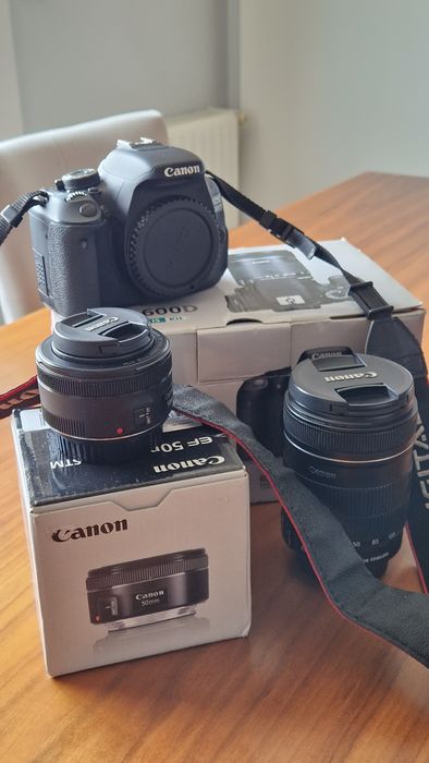 Conjunto Canon 600D + EF 50mm + EF 18-135mm