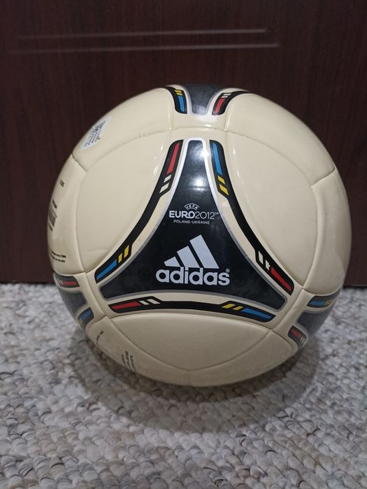 Piłka Adidas Tango 12