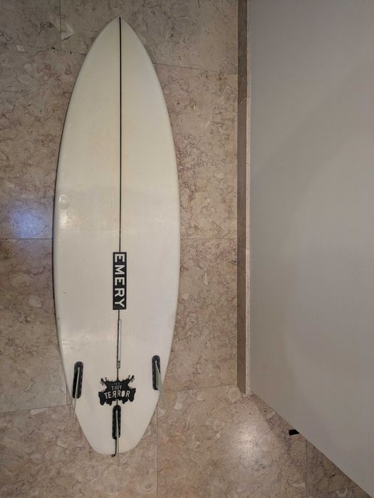 Prancha de surf emery 5.11 31l