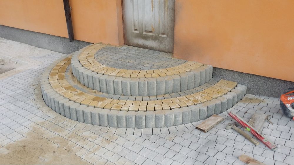 Układanie kostki brukowej