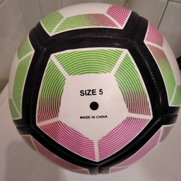 продам  Футбольный мяч  5 размер