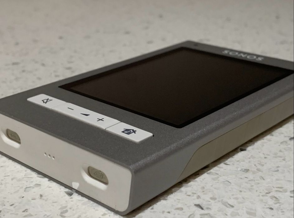 | Sonos CR200 Touch Screen Remote – With Charging Cradle