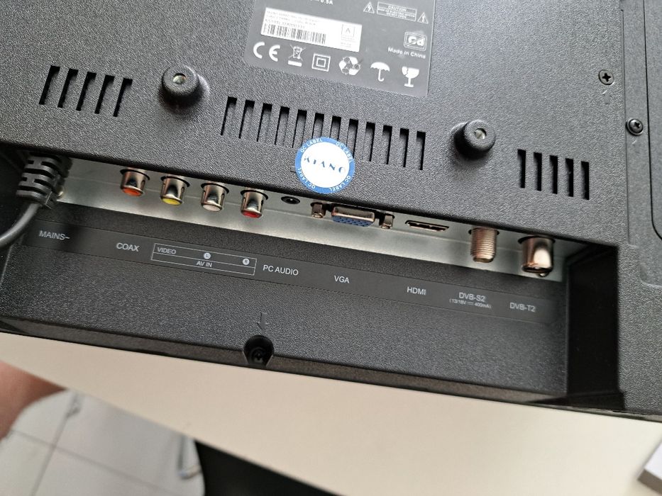 TV KIANO Slim 19 ''  240 volt  ,  12 volt