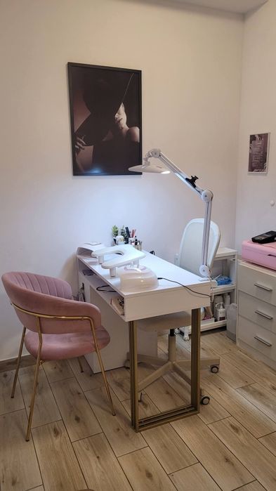 Wynajmę stanowisko do manicure i pedicure