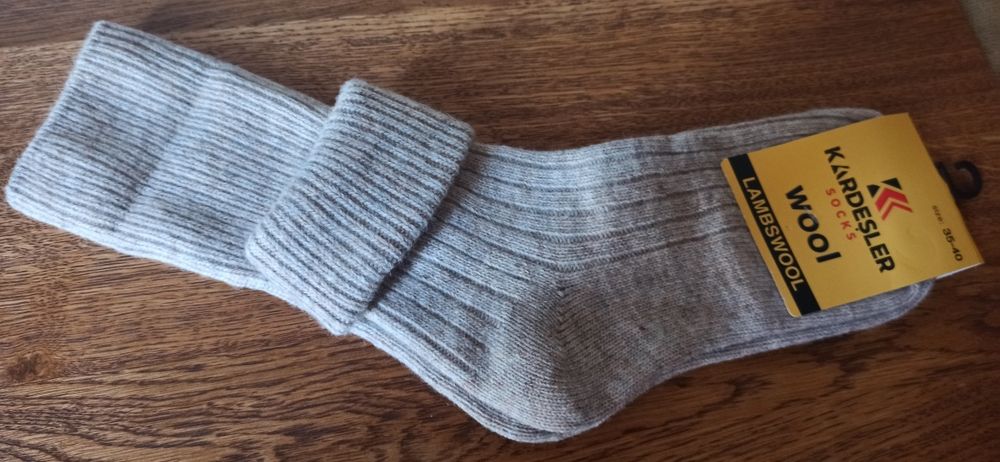 Жіночі вовняні шкарпетки kardesler