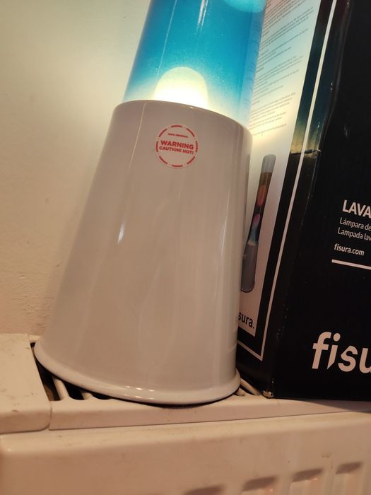 Lampa typu lawa biała fisura