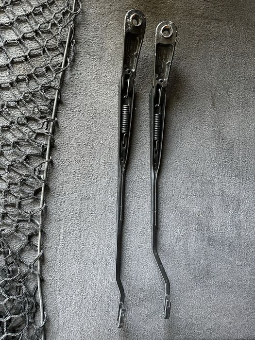 Поводки дворников Jeep grand Cherokee wj