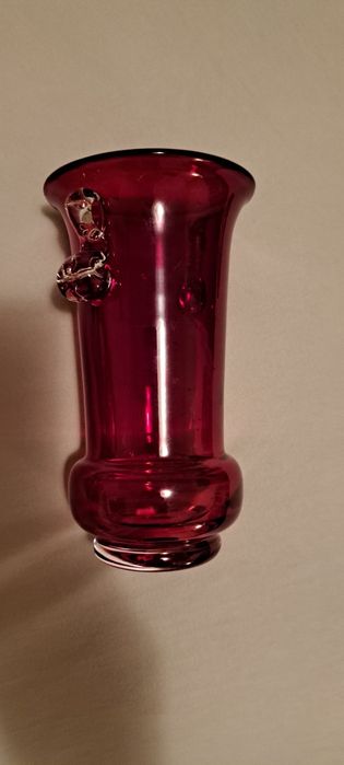 Wazon czerwony Tarnowiec Tarnów kokardki