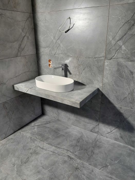 Remonty, Wykończenia wnętrz, Zabudowa poddasza, Układanie płytek