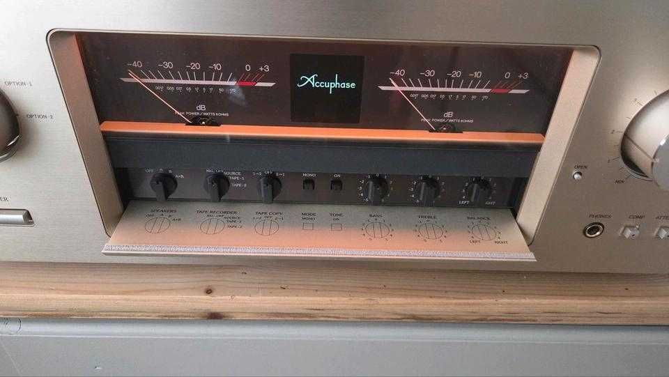 Amplificador integrado Accuphase E-406 V com comando à distância