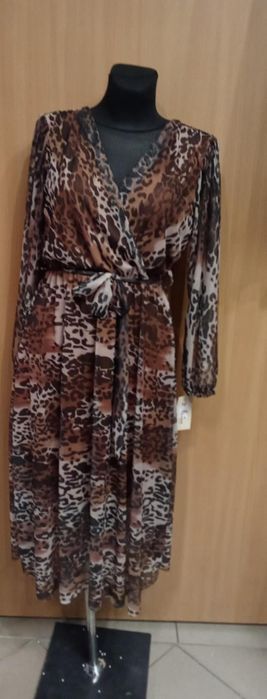 Sukienka elegancka w panterkę