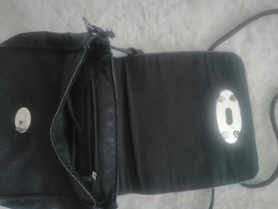 Mała torebka na pasku