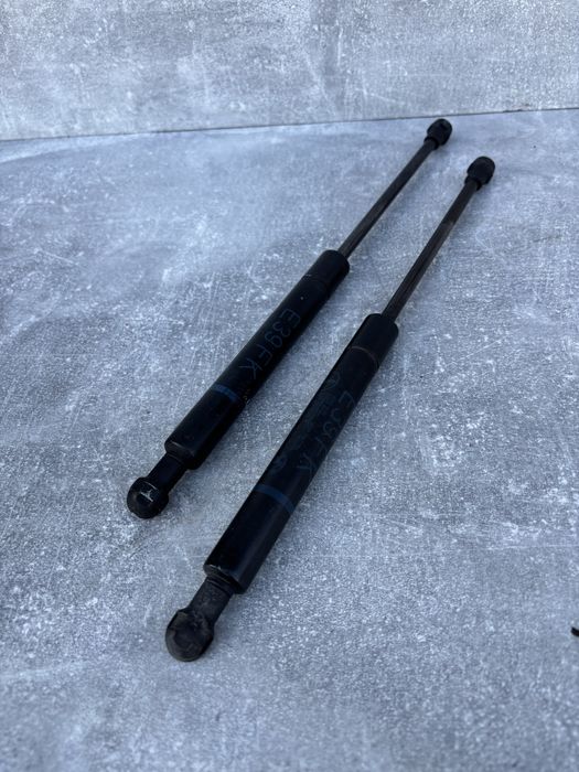 Амортизатори капоту БМВ Е39 Аморти Стойки bmw e39 Стійки капота