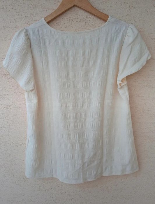 Blusa creme nova