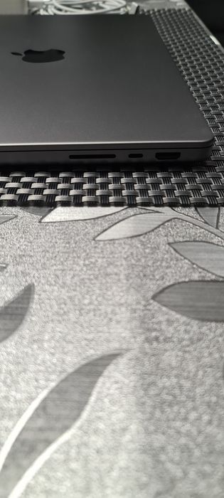 Apple MacBook M1 Pro