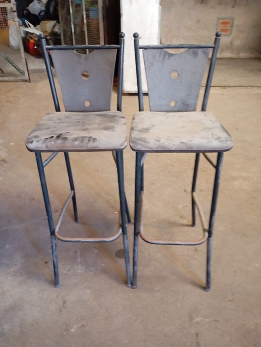 Vendo estas cadeiras muitas bonitas bom estado