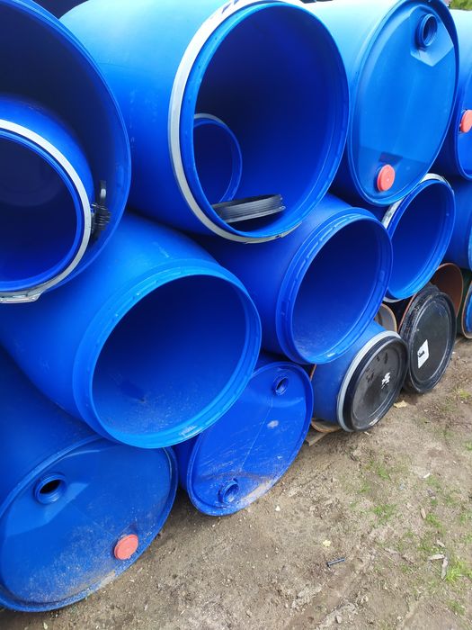 Beczka beczki zbiornik pojemnik baniak pomost szambo wodę plastikowa