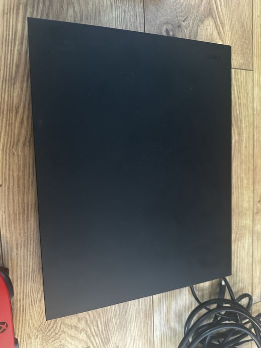 Xbox One X 1TB + 2 pady + kinect komplet #2