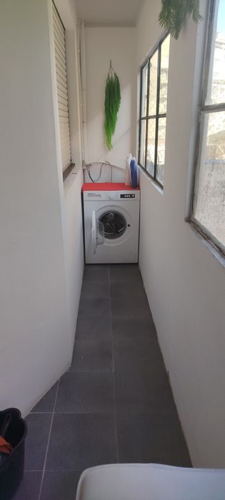 Alugo quarto individual.