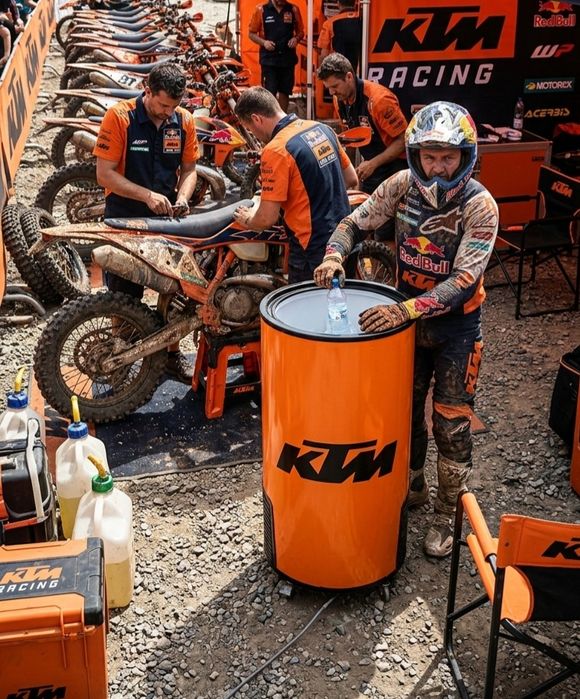 Mała  lodowka,zamrażarka,chłodziarka KTM nie Red Bull