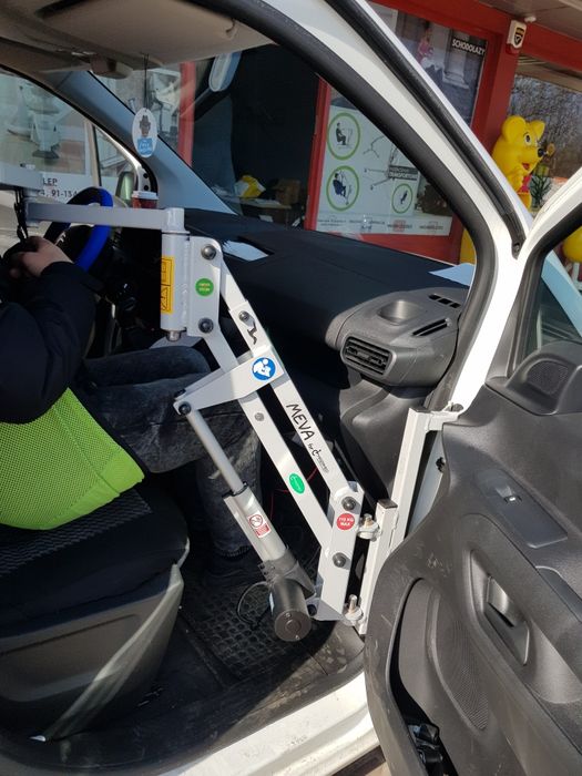 Podnośnik dla niepełnosprawnych do auta , samochodu od MAZAMED
