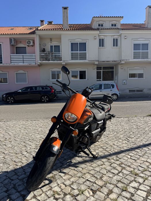 Mota UM Renegate  125cc - 11.275 km