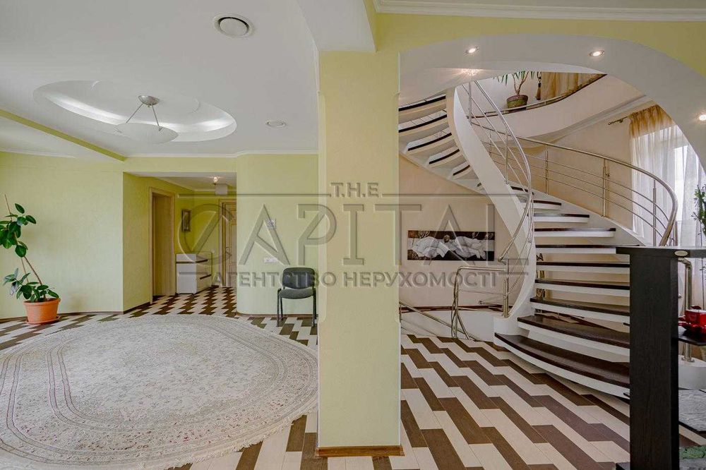 Оренда елітного будинку в Оболонському районі Київ  перша лінія Дніпра