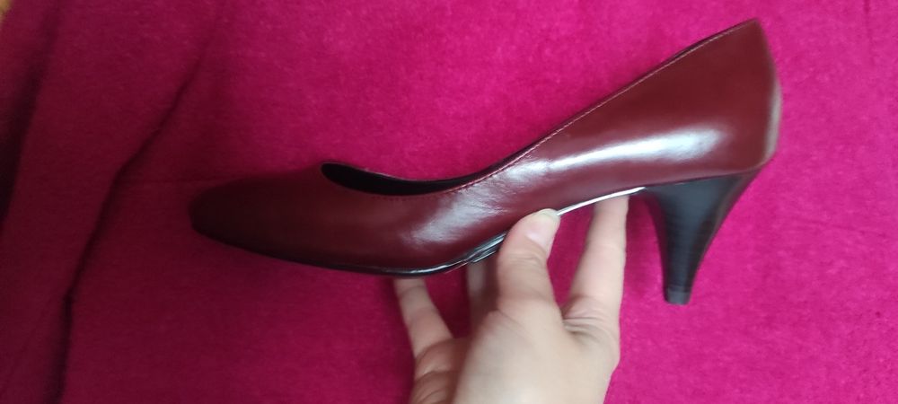 Czółenka nowe Bata rozm. 41